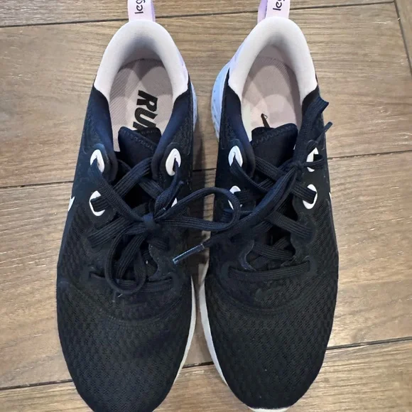 Nike Women's Black and Pink Legend React Running Shoes - Picture 5 of 6